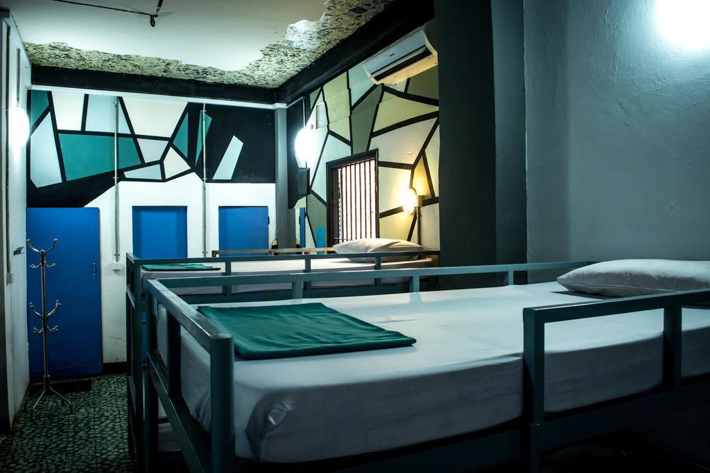 The Living Quarters Hostel 543 Сиемрип Экстерьер фото